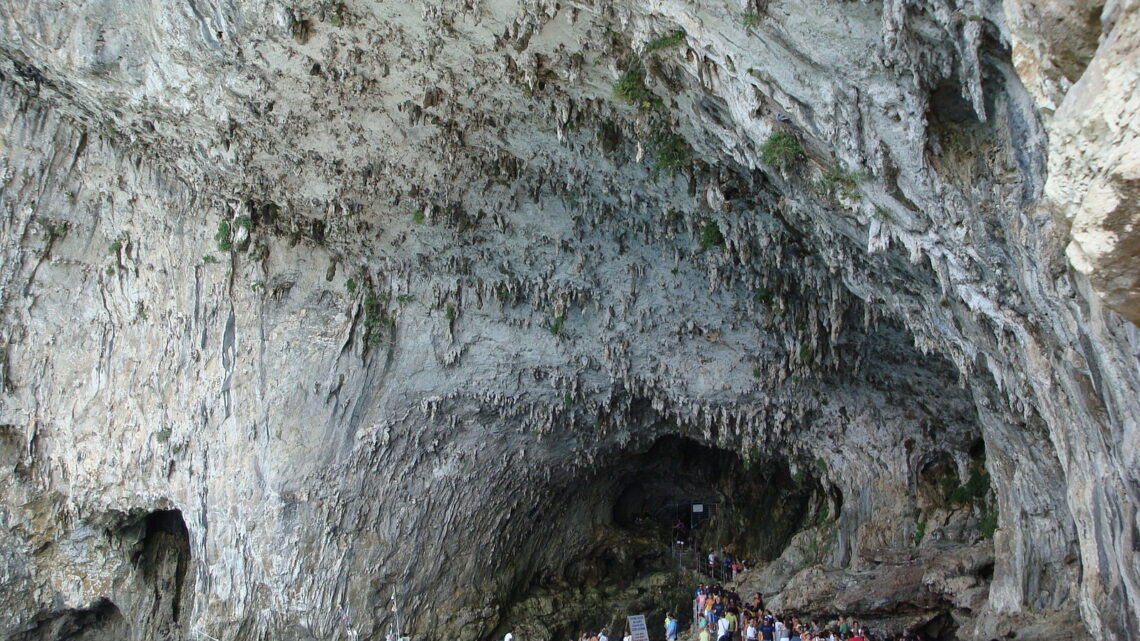 Perchè la grotta Zinzulusa si chiama così