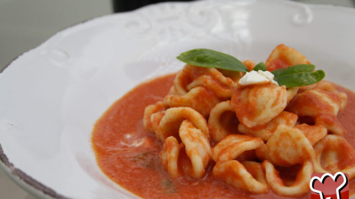 Come si prepara il sugo alla ricotta forte