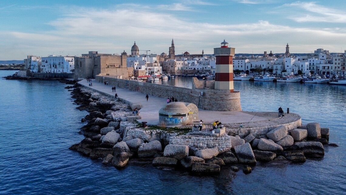 Escursioni possibili in barca da Monopoli Escursioni possibili in barca da Monopoli